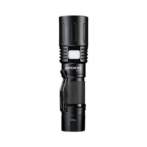 Superfire X60-T - Lampe torche rechargeable 1500 lm, portée 300 m : ports USB de charge et de sortie de courant