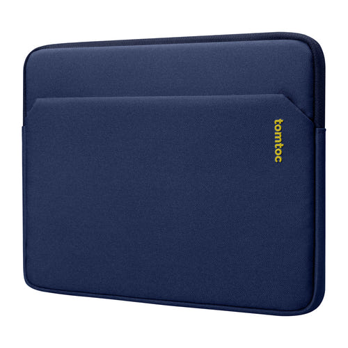 Tomtoc Light-B18 - Housse pour tablette 11 pouces (bleu marine) : housse glissée dans un sac à dos