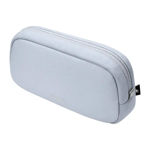 Tomtoc Light-T12 - Trousse de rangement 1 L pour téléphone (bleue) : trousse Tomtoc Light-T12 bleue dans une valise ouverte