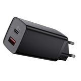 Baseus GaN2 Lite - Chargeur secteur 65 W USB-A et USB-C (noir) : chargeur branché sur une prise murale
