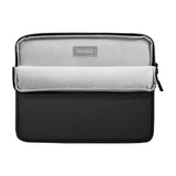 Tomtoc Light-B18 T - Housse pour iPad 11 pouces (noire) : tablette glissée dans le compartiment principal