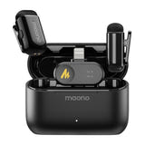 Maono WM622 PB2 - Micro-cravate sans fil pour iPhone et iPad (2 émetteurs) : micro-cravate sans fil Maono WM622 PB2 avec son boîtier de charge