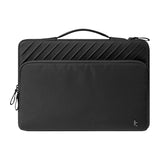 Tomtoc Voyage-A24 - Sacoche pour ordinateur portable 14 pouces en Cordura 420D (noire) : sacoche Tomtoc Voyage-A24 noire sur un bureau