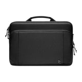 Tomtoc Essence-A34 - Sacoche pour ordinateur portable 16 pouces (noire) : sacoche Tomtoc Essence-A34 noire 16 pouces sur un bureau