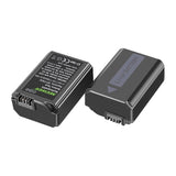 Neewer NP-FW50 - Kit de 2 batteries 1100 mAh et chargeur double pour Sony : chargeur double avec les deux batteries en place
