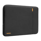TOMTOC Defender-A13 - Housse 13 pouces pour MacBook Neo (noire) : angles et bords amortis de la housse Defender-A13