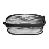 Tomtoc Light-T12 - Trousse de rangement 1,8 L à deux compartiments (noire) : trousse glissée dans un sac à dos