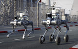 Unitree B2-W avec LiDAR - robot quadrupède à roues tout-terrain : deux robots B2 W site industriel